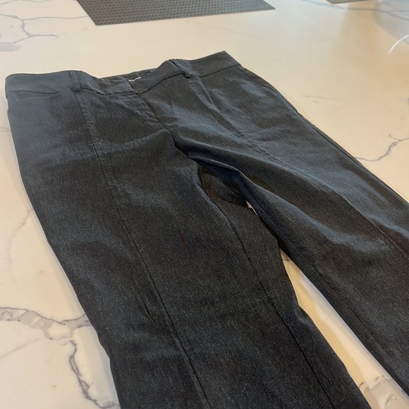 Liz Claiborne - Picture 2 of 6